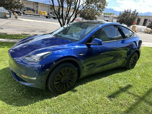 Used 2025 Tesla Model Y Long Range AWD/4WD image 11