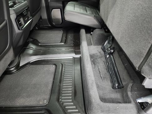 Used 2024 GMC Sierra 1500 AT4X image 45