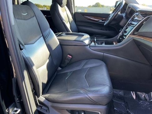 Used 2016 Cadillac Escalade Premium image 25