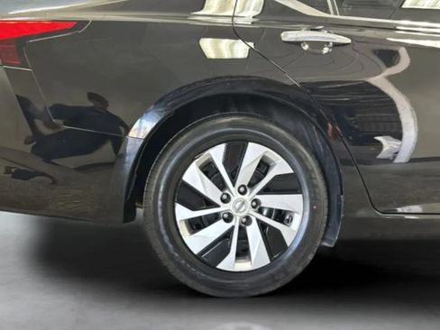 Used 2020 Nissan Altima 2.5 S FWD image 34