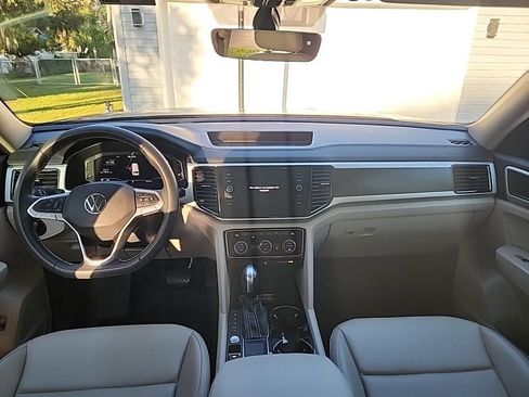 Used 2023 Volkswagen Atlas SE image 6