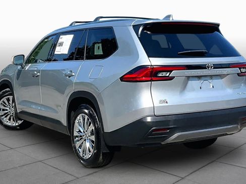 Certified 2024 Toyota Grand Highlander AWD image 12