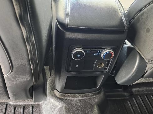 Used 2021 Ford Explorer XLT w/ Equipment Group 202A RWD image 10