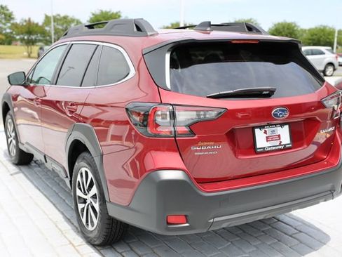 Certified 2025 Subaru Outback Premium AWD/4WD image 3