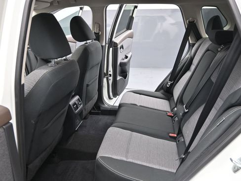 Used 2021 Nissan Rogue SV image 15