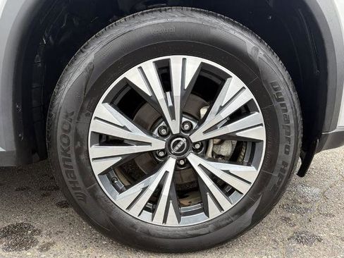 Certified 2023 Nissan Rogue SV image 13