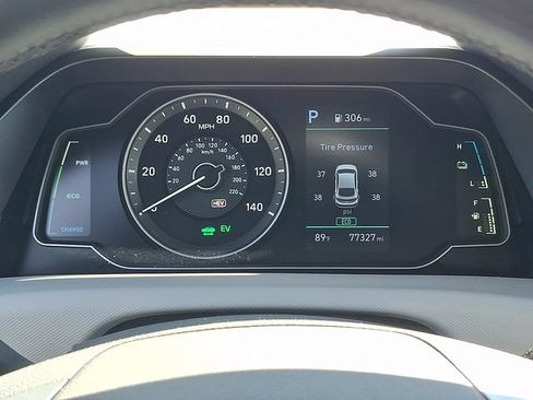 Used 2020 Hyundai Ioniq SE FWD image 18