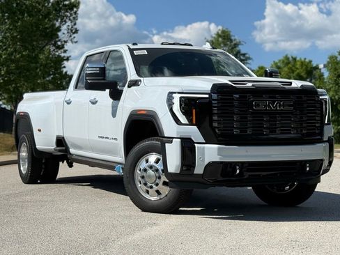 New 2026 GMC Sierra 3500 Denali Ultimate AWD/4WD image 2