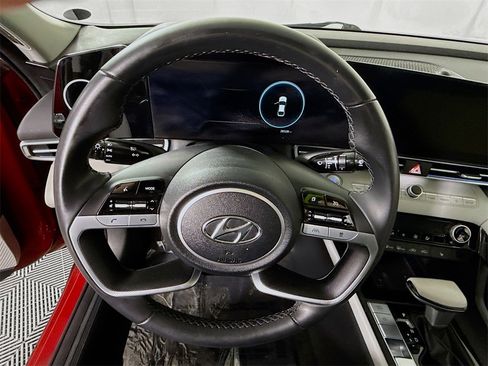 Certified 2022 Hyundai Elantra Limited image 23