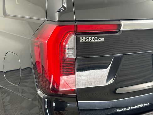 Used 2025 GMC Yukon Denali AWD/4WD image 36