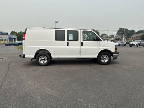 Used 2025 GMC Savana 2500 w/ Driver Convenience Package RWD image 4