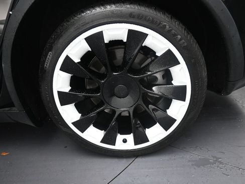 Used 2020 Tesla Model Y Long Range AWD/4WD image 27