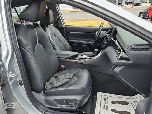 Used 2023 Toyota Camry XSE image 14