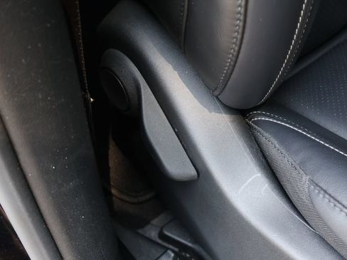 Used 2025 Chrysler Pacifica Select FWD image 41