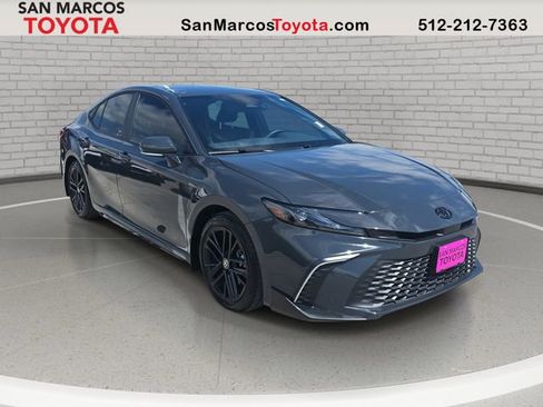 Used 2026 Toyota Camry SE w/ Convenience Package image 3