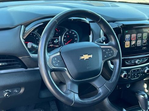 Used 2019 Chevrolet Traverse LT AWD/4WD image 2