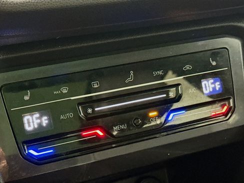 Certified 2023 Volkswagen Tiguan SE R-Line image 19