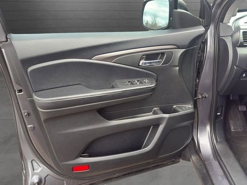 Used 2017 Honda Pilot EX-L image 9