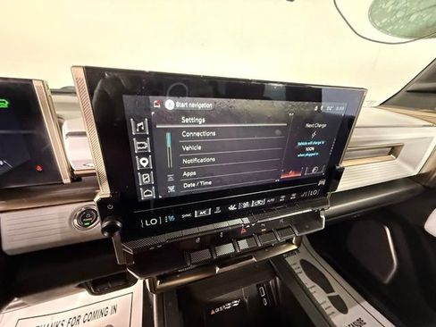 Used 2024 GMC Hummer EV 3X AWD/4WD image 23