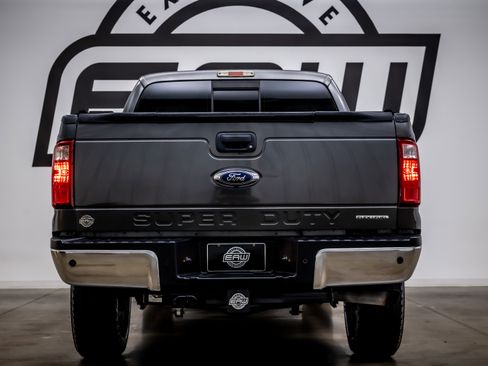 Used 2015 Ford F250 Lariat w/ Lariat Interior Package image 10