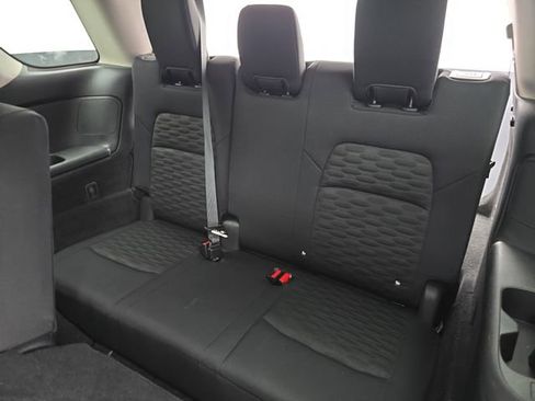 Used 2025 Nissan Pathfinder SV image 40