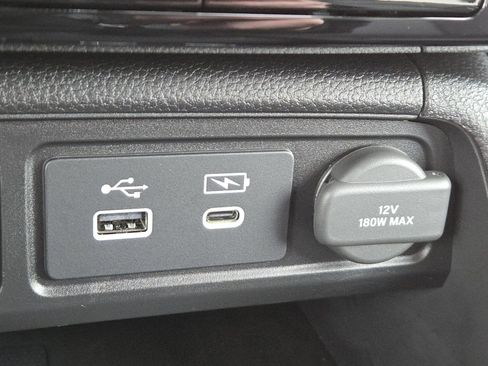 Used 2025 Honda Pilot EX-L image 8