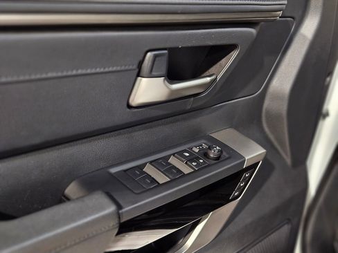 Used 2025 Toyota Tundra Limited image 21