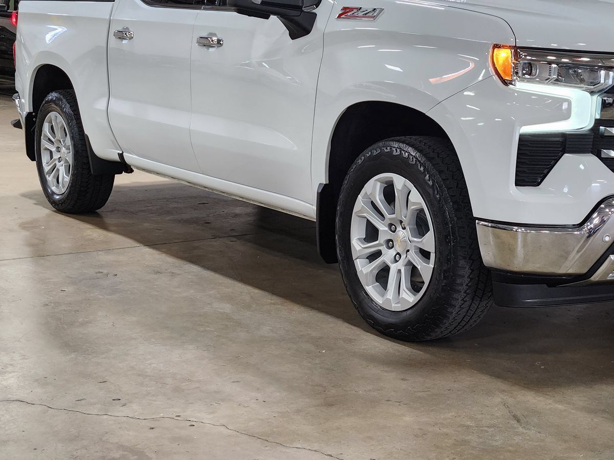 Used 2022 Chevrolet Silverado 1500 LTZ AWD/4WD image 16