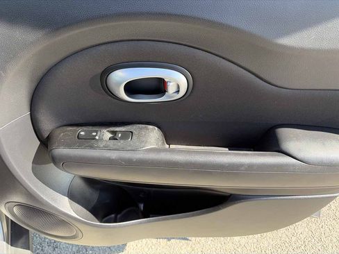 Used 2016 Kia Soul FWD image 26