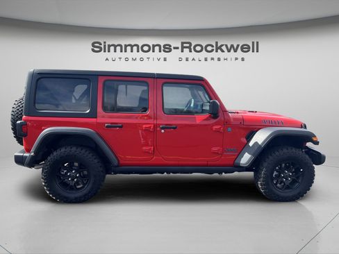 Used 2025 Jeep Wrangler Willys image 8