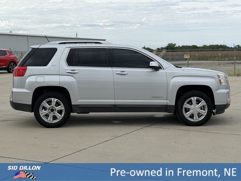 Used 2016 GMC Terrain SLT w/ Driver Alert Package I FWD image 3