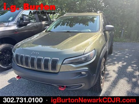 Used 2020 Jeep Cherokee Trailhawk w/ Comfort/Convenience Group AWD/4WD image 3