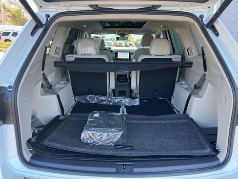 New 2026 Volkswagen Atlas SE FWD image 28