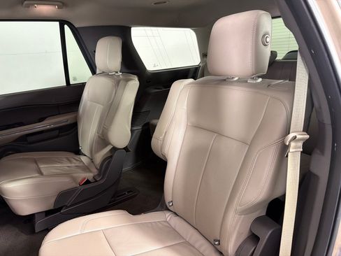 Used 2020 Ford Expedition XLT AWD/4WD image 19