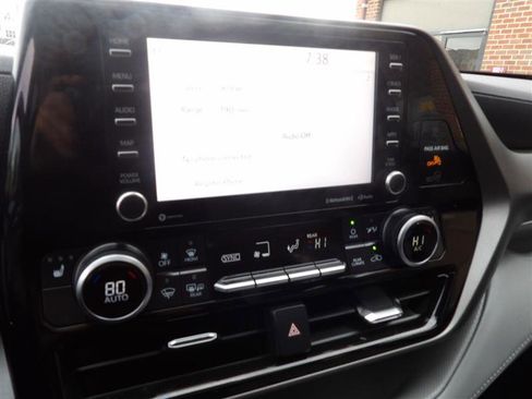 Used 2021 Toyota Highlander XLE image 33