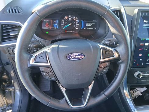 Used 2024 Ford Edge Titanium image 11