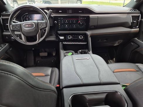 Used 2025 GMC Sierra 2500 AT4 w/ Technology Package AWD/4WD image 19