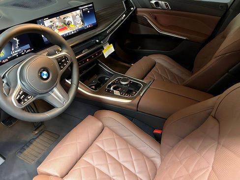 New 2026 BMW X5 xDrive40i w/ M Sport Package image 4
