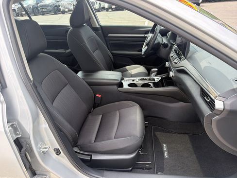 Used 2023 Nissan Altima 2.5 SV w/ SV Premium Package AWD/4WD image 42