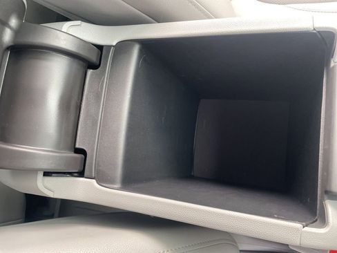 Used 2023 GMC Acadia SLT w/ Technology Package image 42