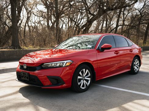 Used 2023 Honda Civic LX image 5