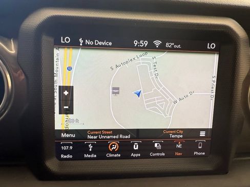 Used 2018 Jeep Wrangler Unlimited Sahara AWD/4WD image 24