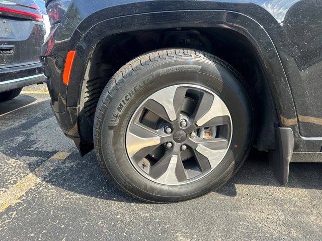 Certified 2021 Jeep Grand Cherokee L Overland w/ Advanced Protech Group III AWD/4WD image 20