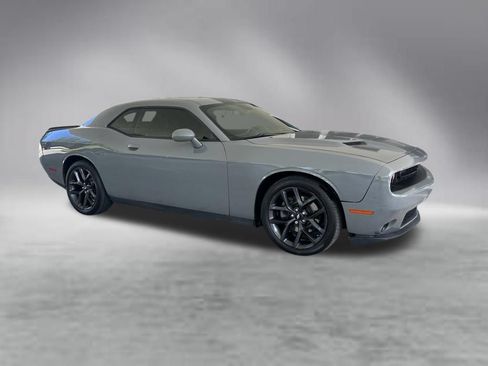 Used 2019 Dodge Challenger SXT w/ Plus Package RWD image 2