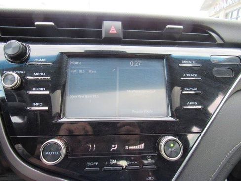 Used 2018 Toyota Camry SE w/ Moonroof Package FWD image 34