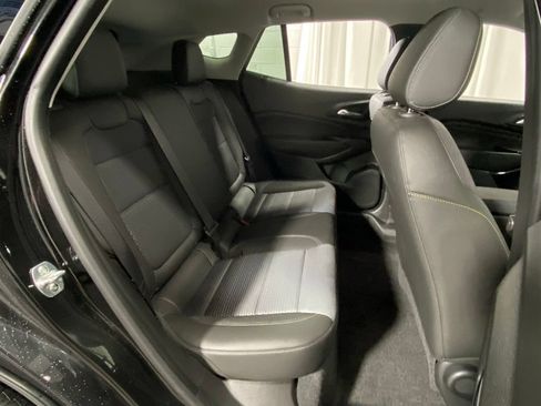 Used 2024 Chevrolet Trax LT FWD image 28