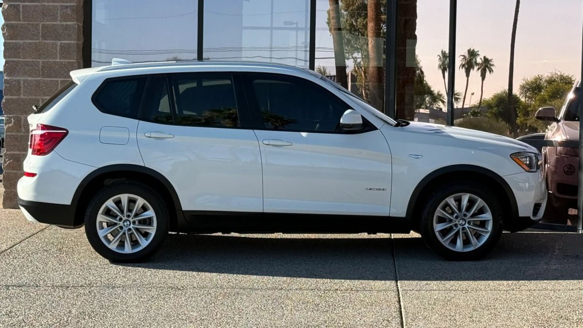 Used 2017 BMW X3 xDrive28i AWD/4WD image 14