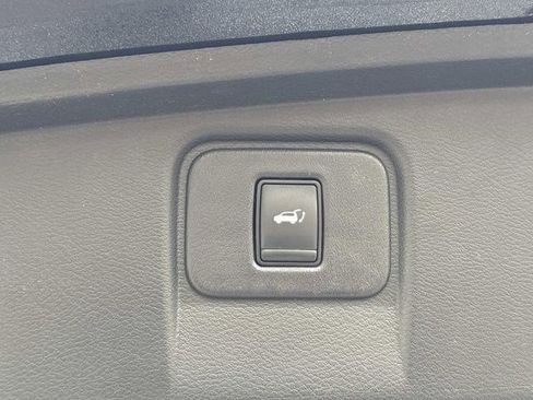 Used 2018 Nissan Murano SL w/ Moonroof Package image 14