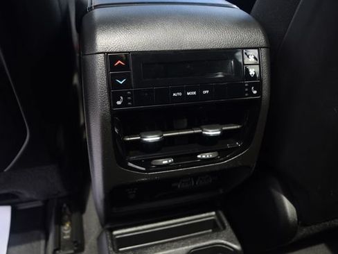 Used 2023 Jeep Grand Cherokee L Overland AWD/4WD image 19