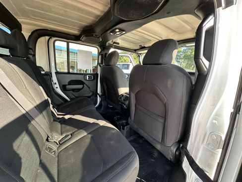 Used 2022 Jeep Gladiator Sport AWD/4WD image 23